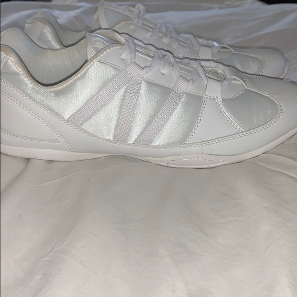 Cheerleading sneakers size 10 - Picture 5 of 6